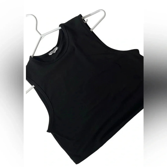 Medium Crop Top​ - Picture 6 of 6